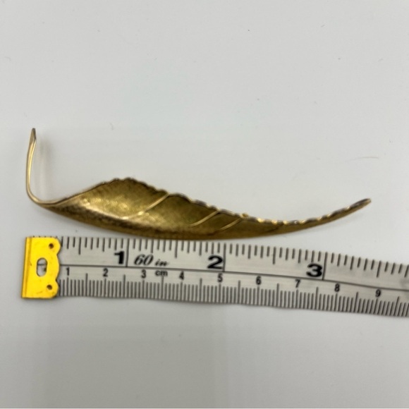 Vintage Giovanni Gold Tone Leaf Brooch Autumn Fall Leaf Pin Nature 3.5" long - Picture 4 of 4